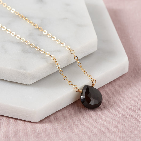 Simple cheap black necklace